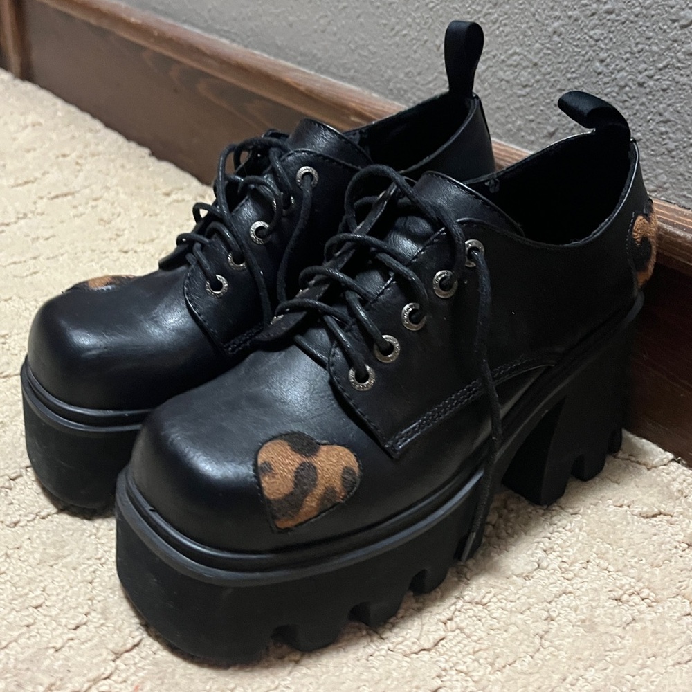 Lamoda platforms with leopard hearts